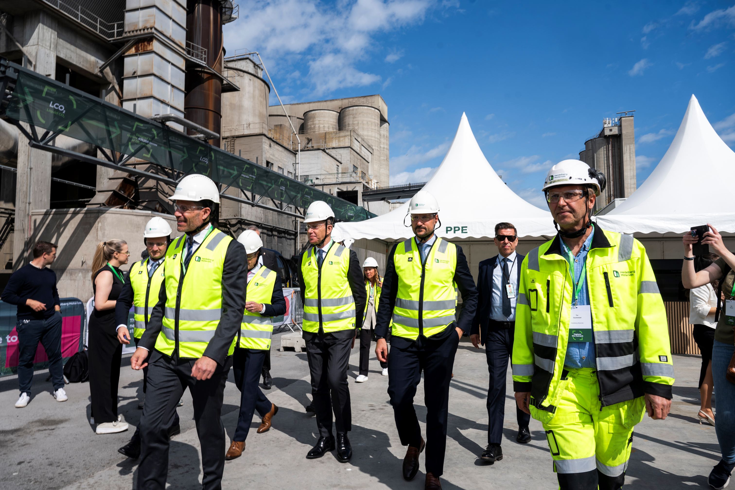 Ekskursioon Breviku tsemenditehases: kroonprints Haakon CCS-projekti avaüritusel